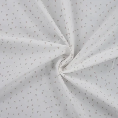 Tissu Popeline de  Coton  cœurs taupes Zivy sur fond Blanc cassé - Par 10 cm