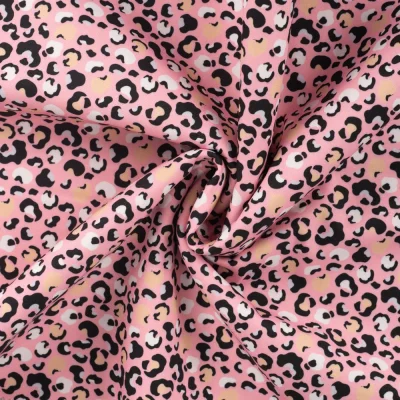 Tissu Softshell Digital Léopard sur fond Rose - Par 10 cm
