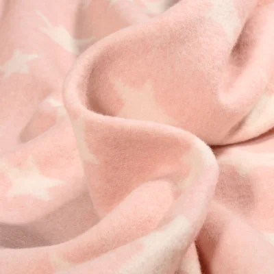 Tissu Polaire Coton Bio Etoiles sur fond Rose pâle - Par 10 cm
