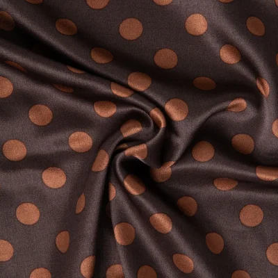 Tissu Viscose Satiné imprimé pois Brun sur fond Marron chocolat - Par 10 cm
