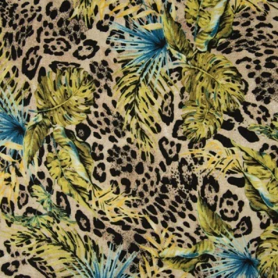Tissu Viscose toucher crêpe imprimé léopard Feuilles exotiques vertes et bleues sur fond Beige sable - Par 10 cm
