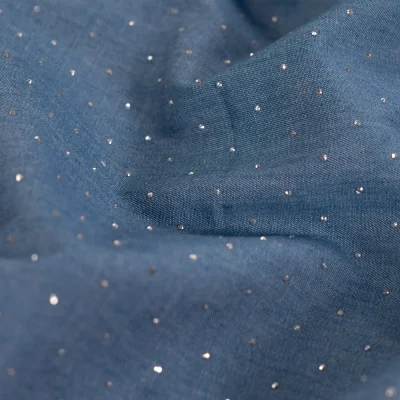 Tissu Chambray Coton Strass sur fond Bleu denim - Par 10 cm