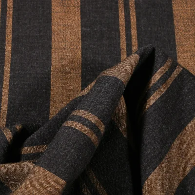 Coupon Tissu Crêpe imprimé Rayures fines et épaisses ocre sur fond Gris anthracite - Coupon de 40 cm