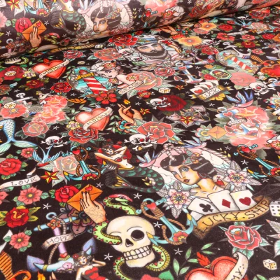 Coupon Tissu Velours d&#039;ameublement Tattoo sur fond Noir - Coupon de 30 cm