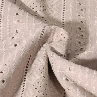 Tissu Voile de coton Delhi brodé Divers sur fond Beige - Par 10 cm