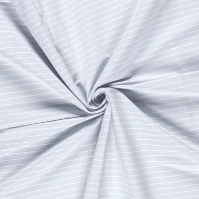 Tissu Bengaline de Viscose Lin Estelle fines rayures Blanc sur fond Bleu clair - Par 10 cm