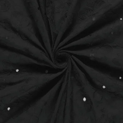 Tissu Coton brodé ajouré Adèle fleuri sur fond Noir - Par 10 cm