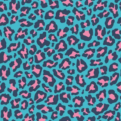 Tissu Popeline de Coton Léo Pop tacheté Léopard rose et bleu marine sur fond Bleu turquoise - Par 10 cm