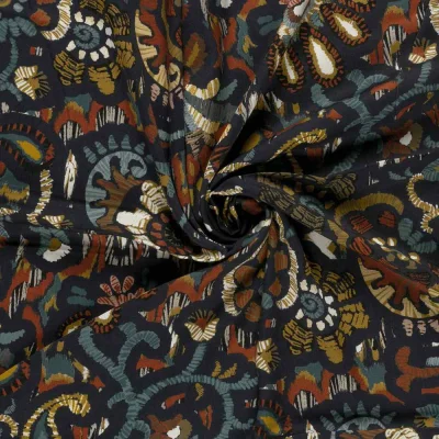 Tissu Viscose Satiné ethnique baroque Multicolore sur fond Bleu marine - Par 10 cm