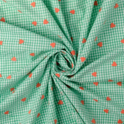 Tissu Coton imprimé petits coeurs brodés Vichy Vert sur fond Blanc - Par 10 cm