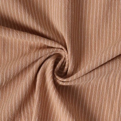 Tissu Polycoton  Victor rayures Blanches 3mm sur fond Beige nougat - Par 10 cm
