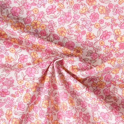 Tissu Popeline de Coton légère imprimé liberty vintage sur fond Ivoire - Par 10 cm