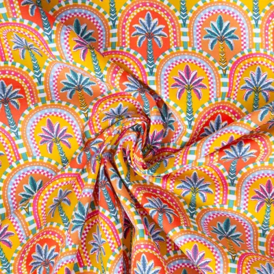 Tissu Coton imprimé Arty Amaya palmeraie sur fond Jaune safran - Par 10 cm