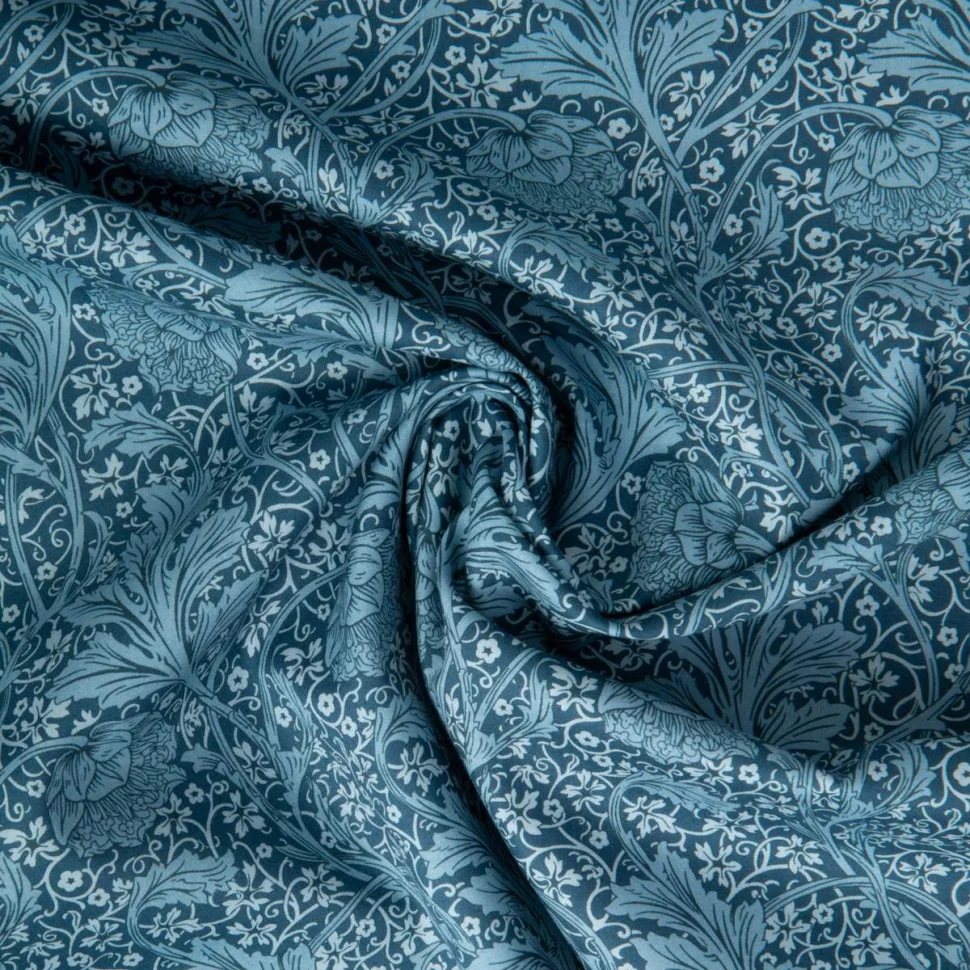 Tissu Liberty of London Tana Lawn motifs Bleu clair sur fond Bleu marine
