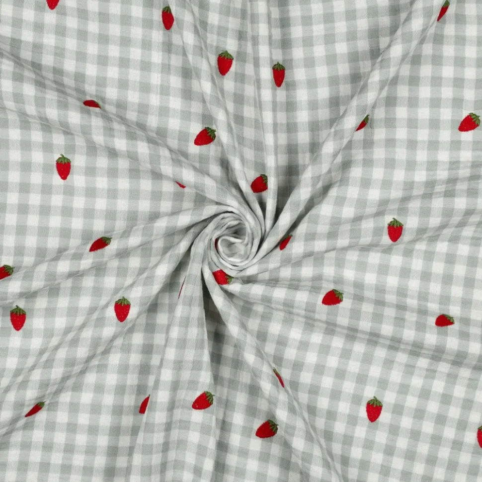 Tissu Double gaze de Coton Fraises brodées vichy Vert sur fond Blanc cassé