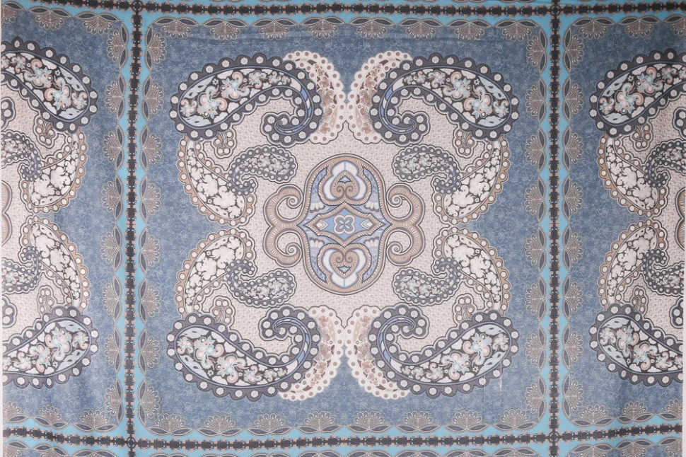 Tissu  Panneau Satin Gianni Tessuti 90x140cm arabesque sur fond Bleu