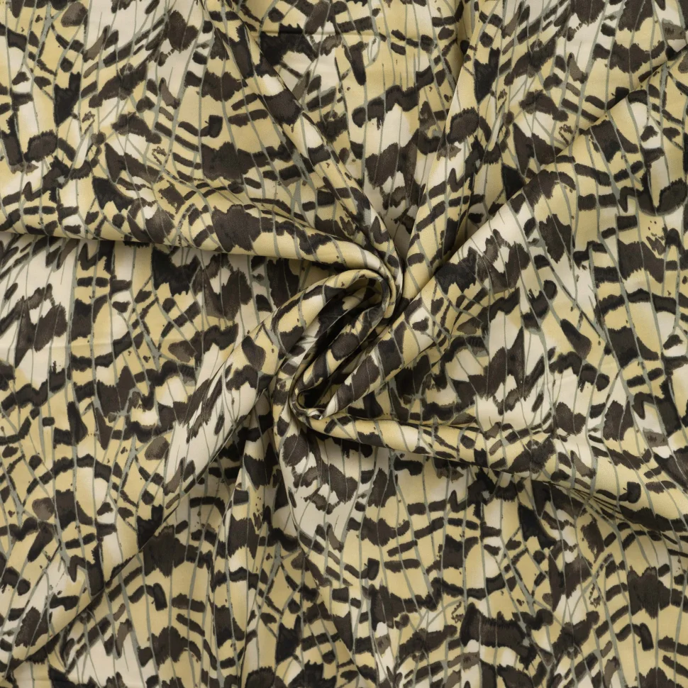 Tissu Viscose satiné inspi plumes sur fond Vert kaki