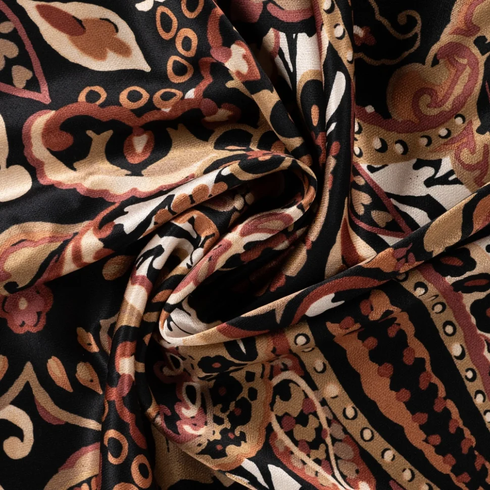 Tissu Viscose Satiné imprimé motif paisley indien Taupe sur fond Noir