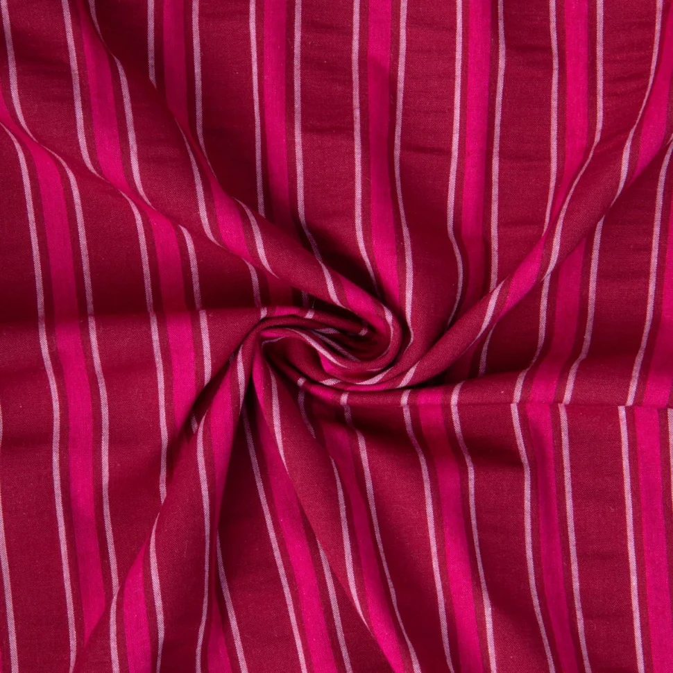 Tissu Seersucker Coton Sam rayé rose sur fond Bordeaux