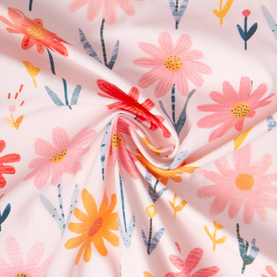 Tissu Imperméable imprimé Zoila fleuris sur fond Rose pâle