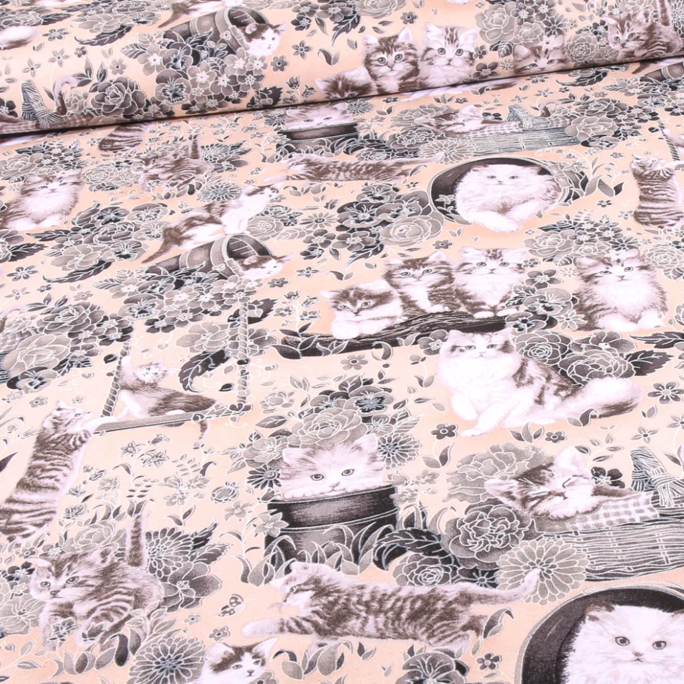 Coupon Tissu Coton imprimé QT Fabrics Sacré de Birmanie sur fond Beige - Coupon de 80 cm