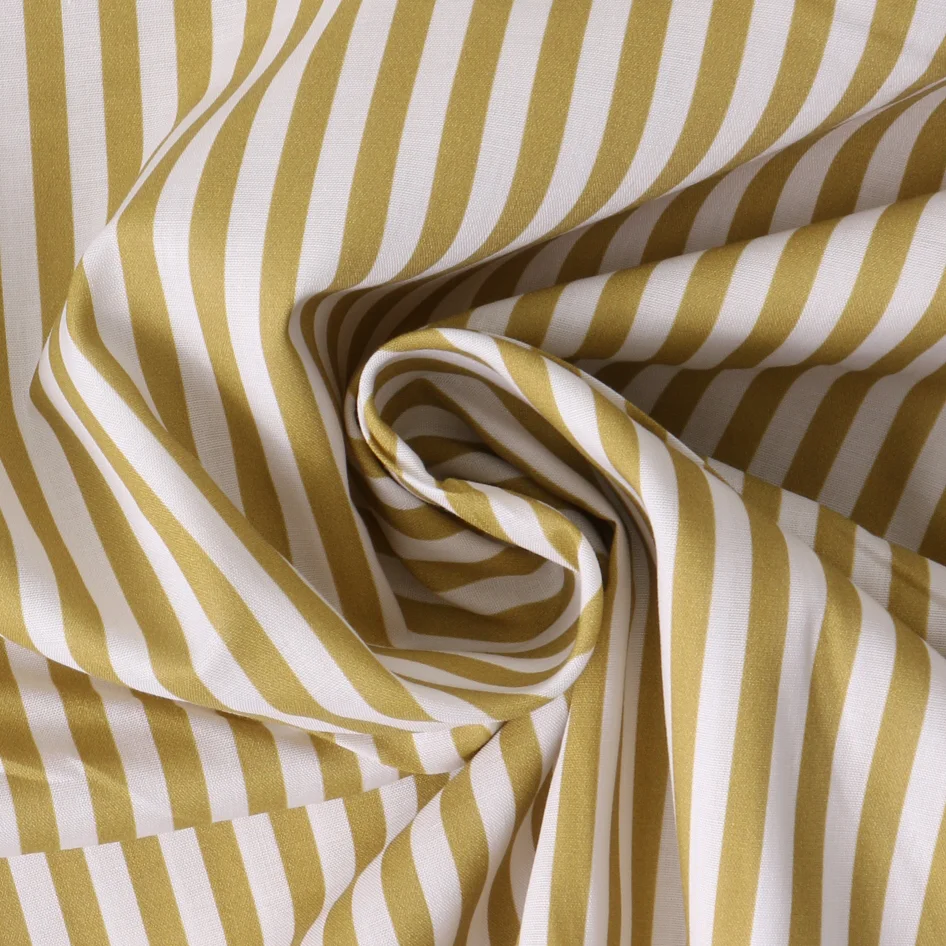 Tissu Coton imprimé  rayé Lisalou sur fond Vert olive